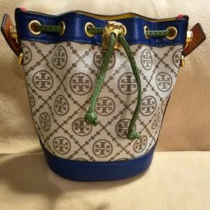 TORY BURCH MINI T MONOGRAM COLORBLOCK BUCKET BAG